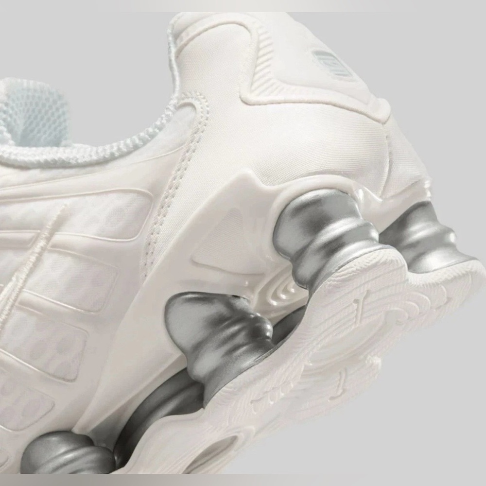 Nike 🔥 Shox TL Triple Sail White AR3566 103 Running Shoes Women’s Size 6 7 9.5 - Picture 10 of 16